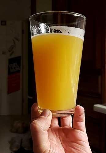 Which is the worst way to hold a glass??