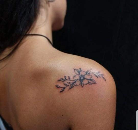 Which type of tattoo is best for back shoulder??