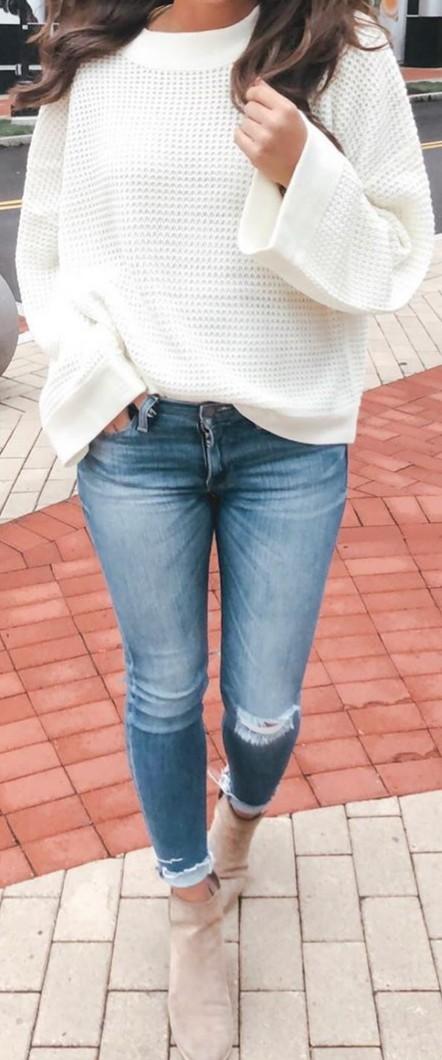 Why would a girl tuck in only the front of her shirt?