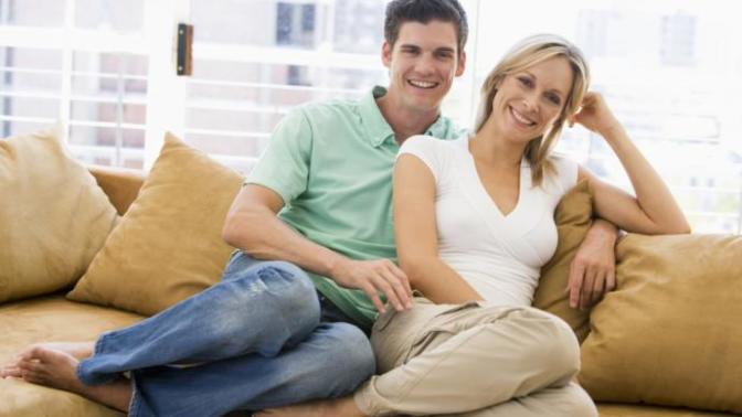 Do young guys like older women?
