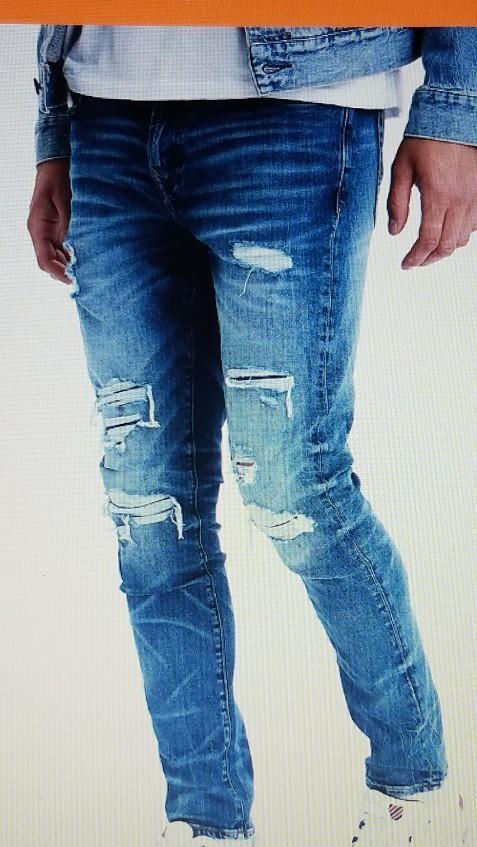 Do you prefer stacked or straight skinny jeans?