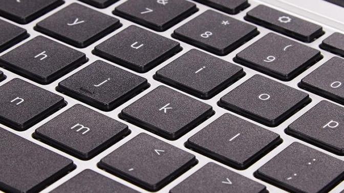 Anyone else have extreme difficulty typing on a chiclet keyboard (keyboard with flat island keys)?