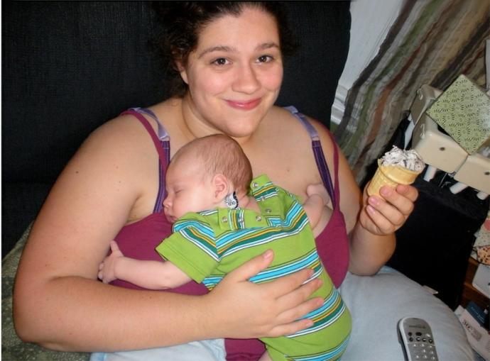 After pregnancy, is it normal for moms to have additional weight that's hard to lose and is it normal for moms to be heavier than non mom's?