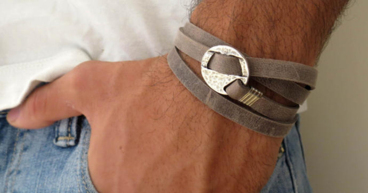 Do Guys like to wear bracelets? GirlsAskGuys