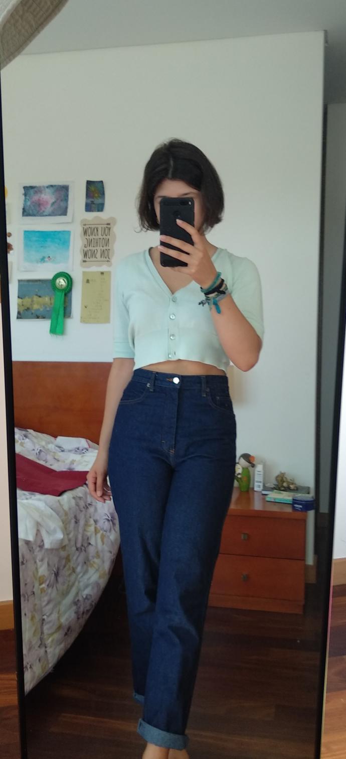 Which outfit looks best?