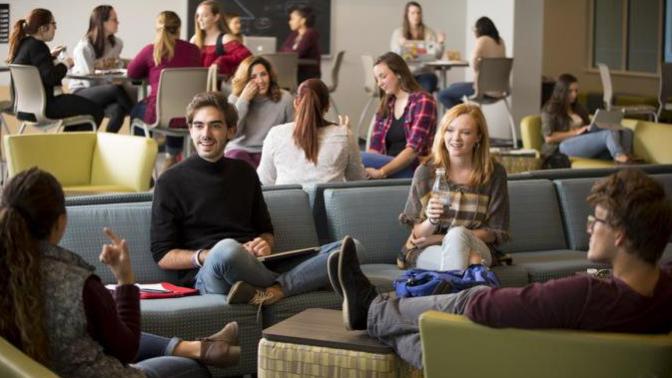For students, what do you do to socialize with your classmates in the first weeks of university?