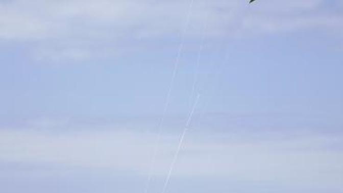 Would you like to go kiteboarding?