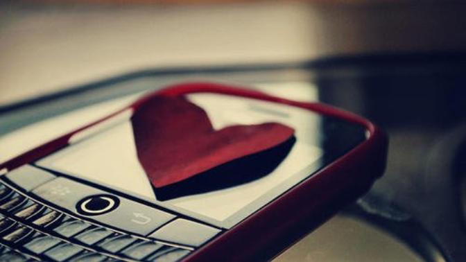 Can you fall in love through texting?
