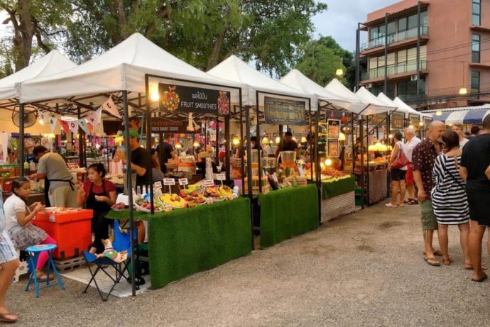 Do you like shopping at the flea market?