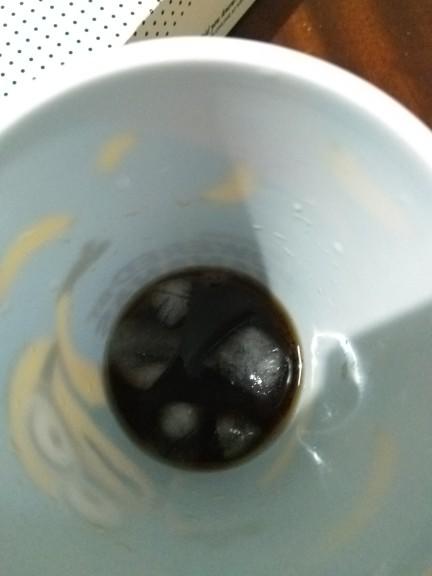 Ice cubes... keeping drinks cool or a solid hazard in the disruption of a liquid medium hydration process?