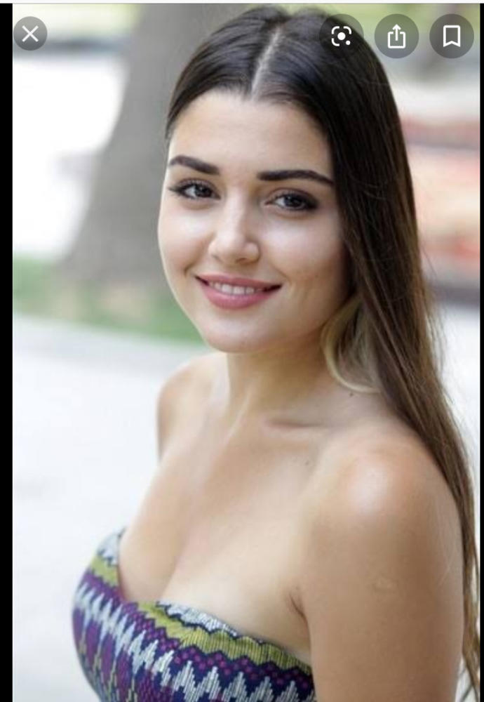 Who is prettier? Hande Ercel or Selena Gomez?