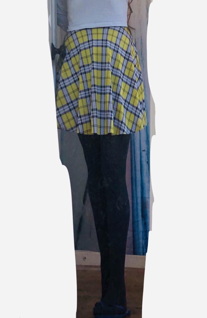 Will grey tights make a grey bralet (under off shoulder slightly translucent white shirt) appear as part of an outfit , or just a bra showing?