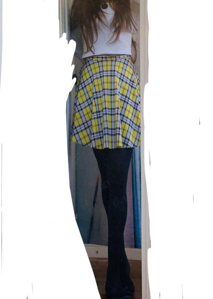 Will grey tights make a grey bralet (under off shoulder slightly translucent white shirt) appear as part of an outfit , or just a bra showing?