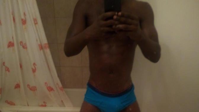 Girls, Favorite physical features on a guy you find sexy.. what is your weakness?