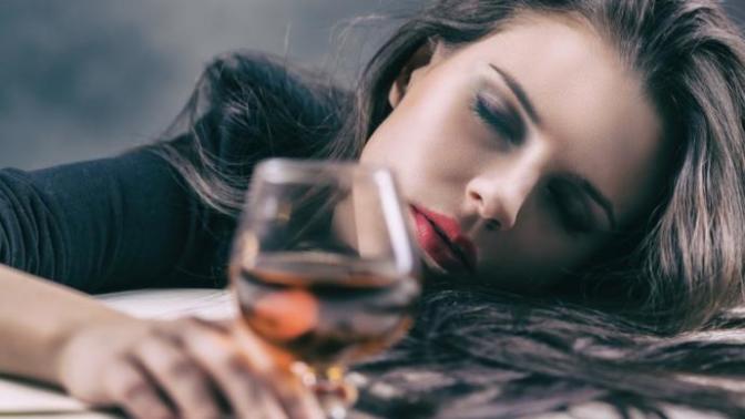 Which is worse: a smoker (addict) or an alcoholic?