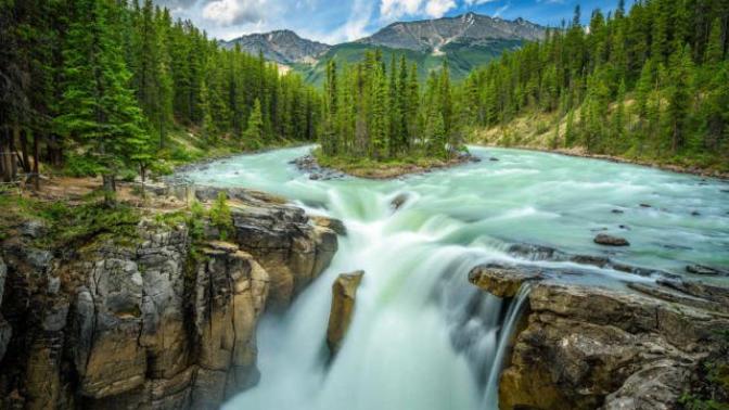 Which continent has more beautiful scenery?