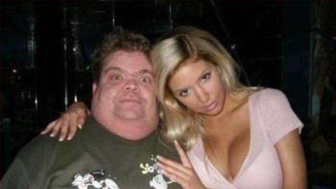 All women are gold diggers ?