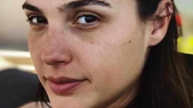 Girls, How Do You Feel About Yourself When You're Not Wearing Makeup?