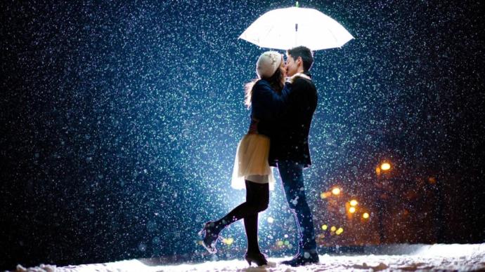 Which is more romantic : kissing in the dark or in the rain?
