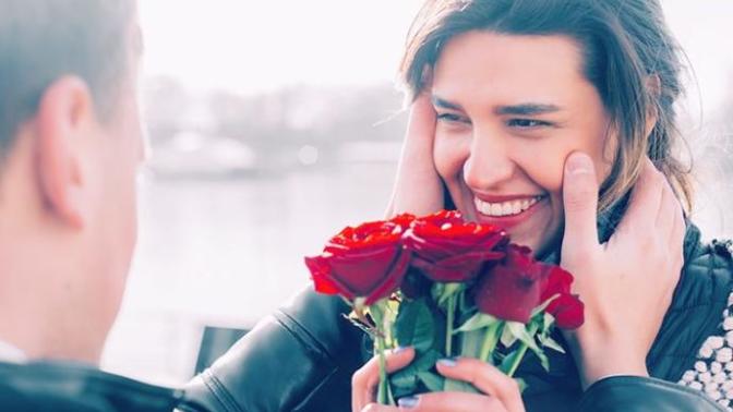 Girls, do you like it when your boyfriend or husband brings you flowers?