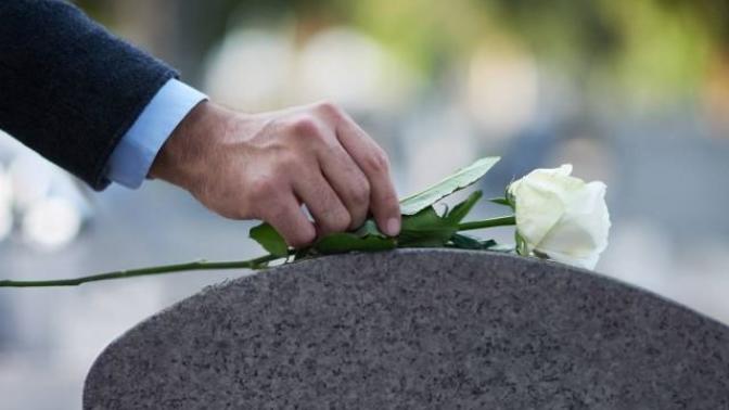 When a loved one passes and you might not be able to make the funeral, what can you do? Please read details: advice needed?