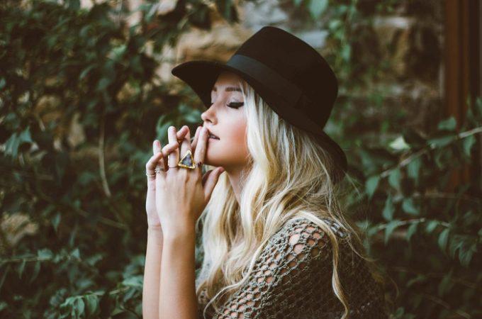 Model profile w/ hat