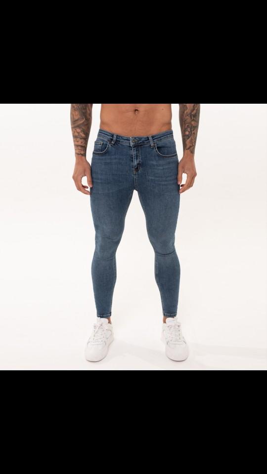 Best style jeans for a 24yr old man??