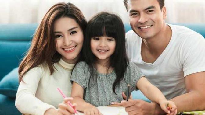 How did your parent's jobs affect your career plans?