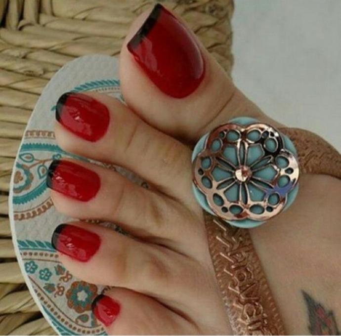 Which type of long toenails look most attractive to you?