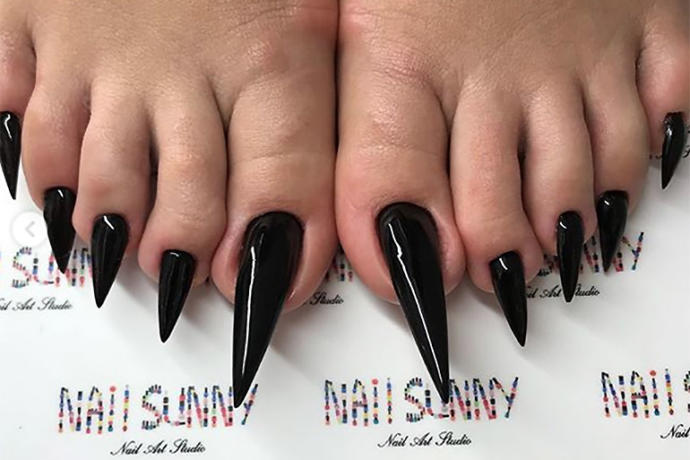 Which type of long toenails look most attractive to you?