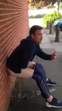 My boyfriend had few drinks and pee on the street?