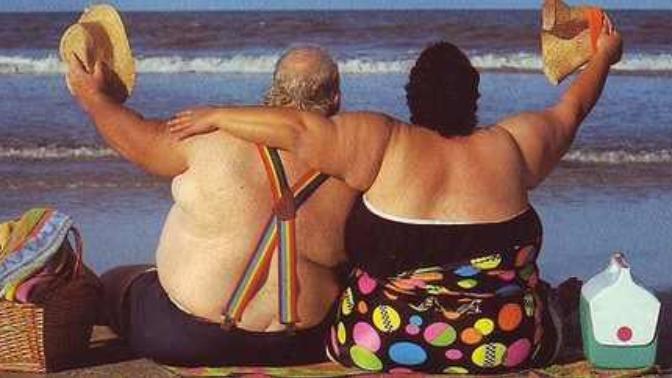 Are below average women more unattractive than men?