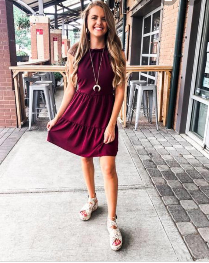 Which girl are you more likely to approach for date?