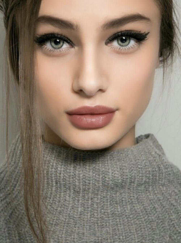 Is it true that guys prefer more natural makeup looks on woman?