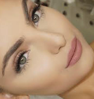 Is it true that guys prefer more natural makeup looks on woman?