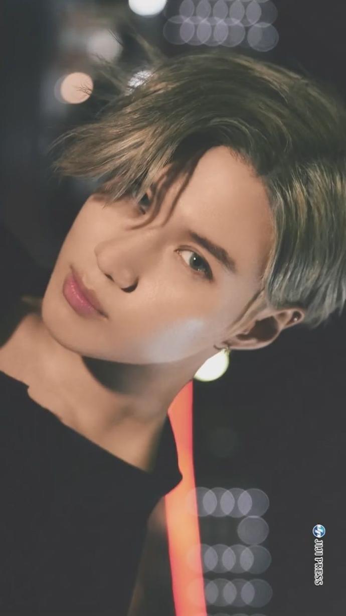 Would you think it's weird if you saw a pretty girl with a guy like this?