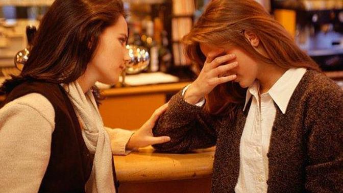 Should I tell my friend I found out her boyfriend is sending messages to his ex?