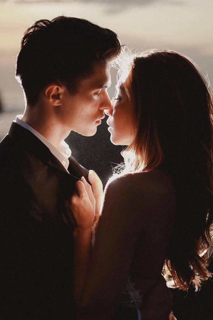If you are with an exceptionally handsome guy or beautiful girl, do you get a thrill to show them off in public, and feel special to be with them?