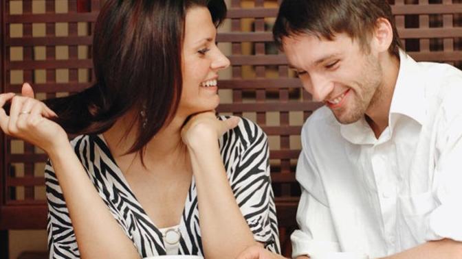How can you tell the difference if a guy likes you, or he just wanna be friends with you?
