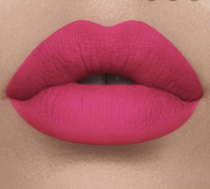 Which lipstick shade is most attractive on a woman?