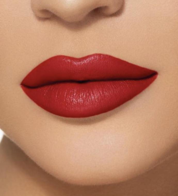 Which lipstick shade is most attractive on a woman?