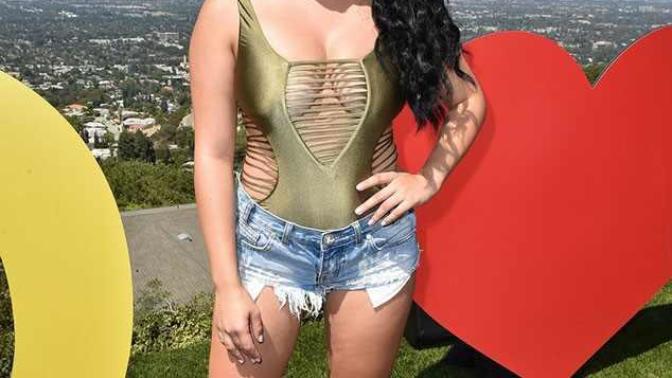 Do you think Ariel Winter is overweight?
