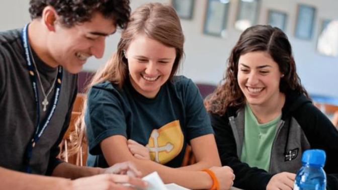 Which group of people do you think are happier: Atheists or Religious people?