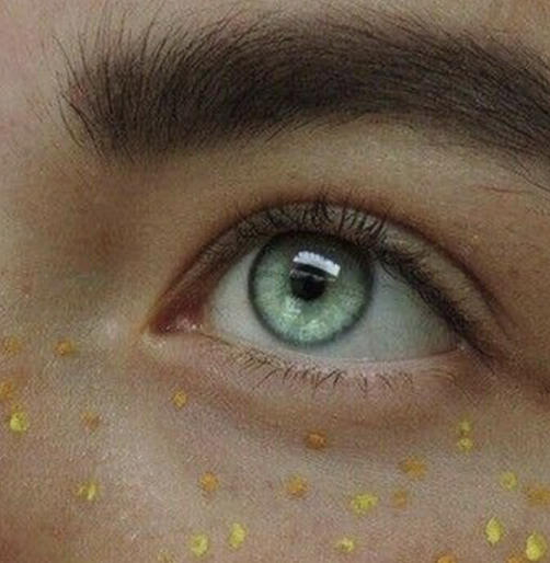 Which is a prettier eye color?