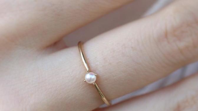 Which is that one piece of jewelry that you really like wearing and can wear on a daily basis?