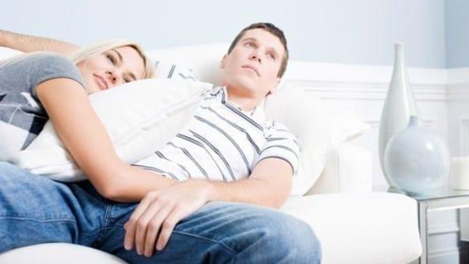 What causes guys to be passive when they’re dating a woman? What causes guys to be passive when they’re dating a woman?