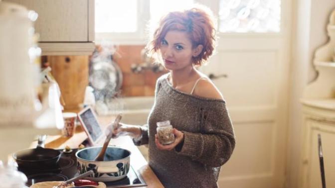 Why don't/can't women cook anymore?