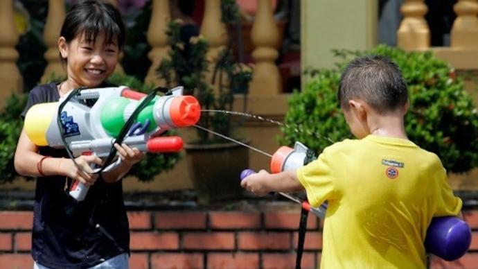 Should fake guns be banned for kids?