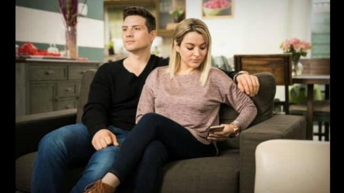 Should I tell my boyfriend about my ex contacting me?
