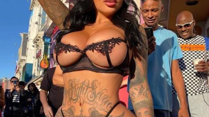 Do you feel like women crave attention from the hot, self centered , douche bags with money over the genuinely nice guys? Do you feel like women crave attention from the hot, self centered , douche bags with money over the genuinely nice guys?